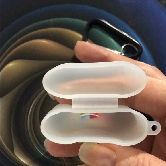 AirPods Case🤑 - Picture 3 of 3